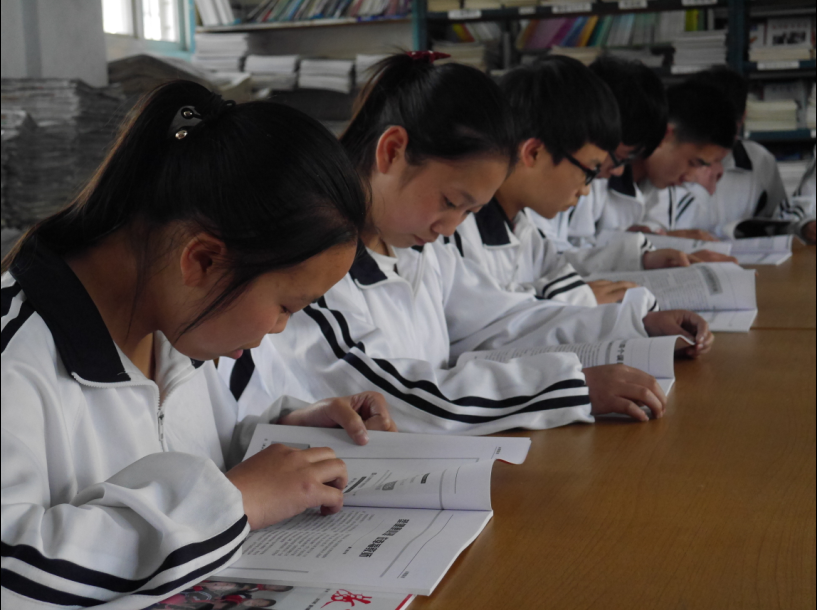 洋县第二高级中学图书馆